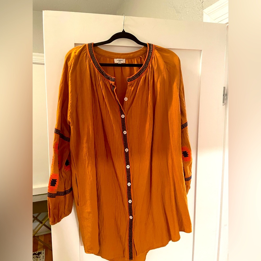 UMGEE size small bit runs big! dress or tunic. Nice embroidery!